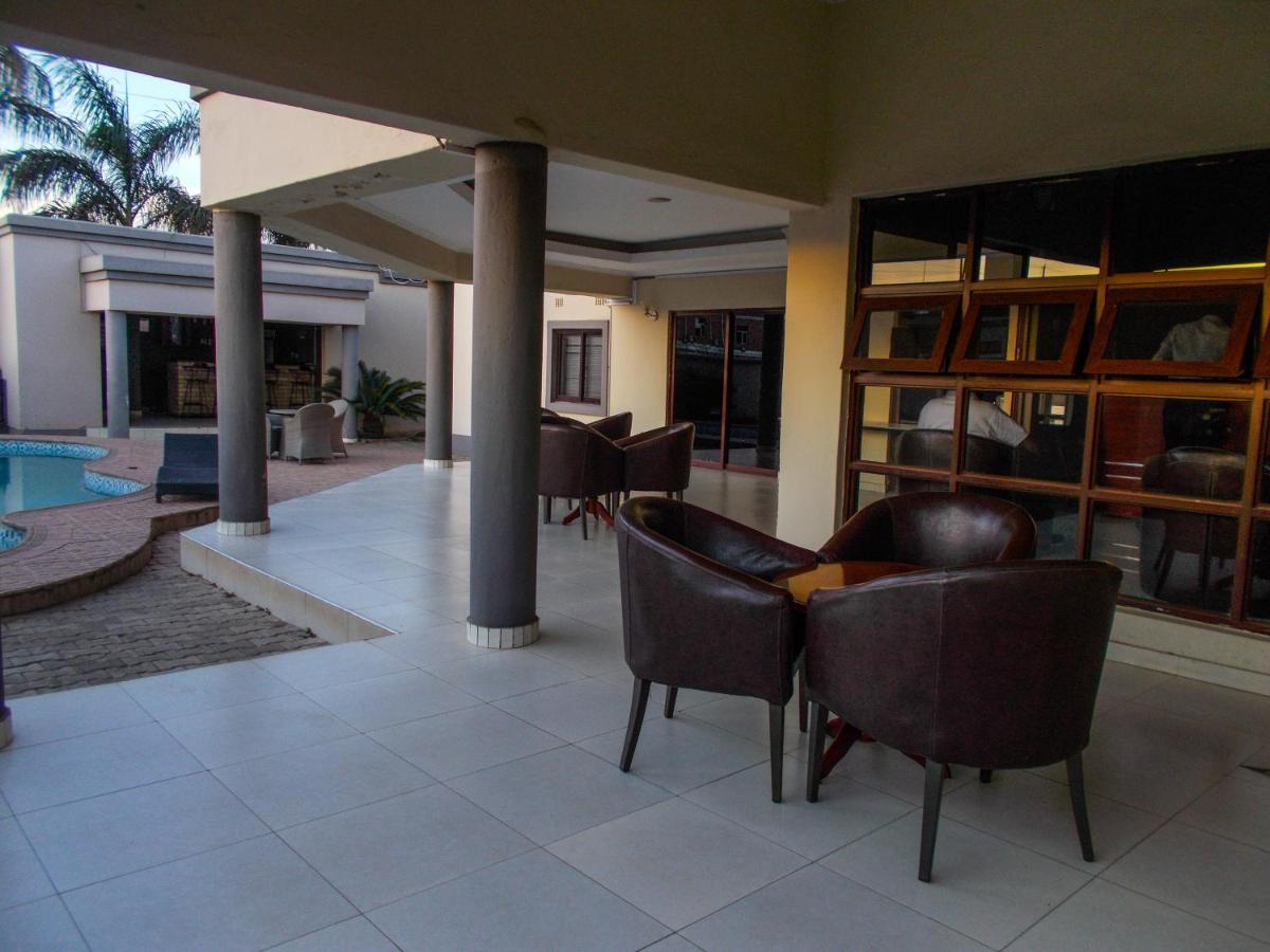 Four Pillars Lodge Lusaka Exterior photo